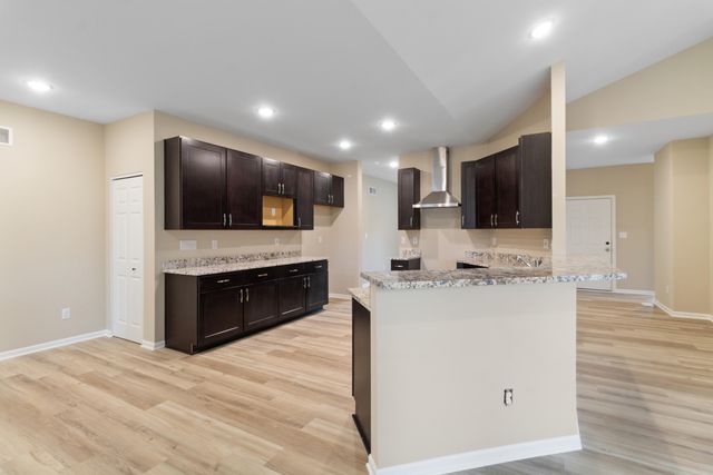 717 Druim Trail, Crown Point, IN 46307