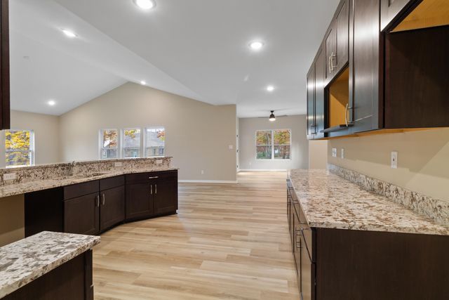 717 Druim Trail, Crown Point, IN 46307