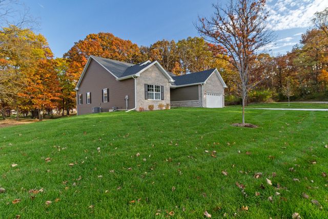 717 Druim Trail, Crown Point, IN 46307