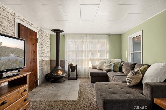 25616 Hi Lane, Twin Peaks, CA 92391