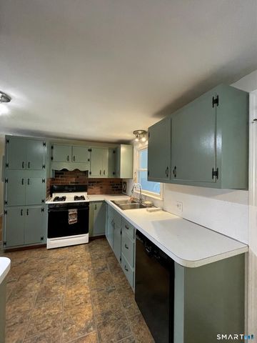 18 Old South Cove Road, Old Saybrook, CT 06475