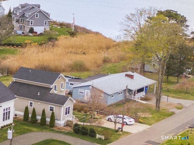 18 Old South Cove Road, Old Saybrook, CT 06475