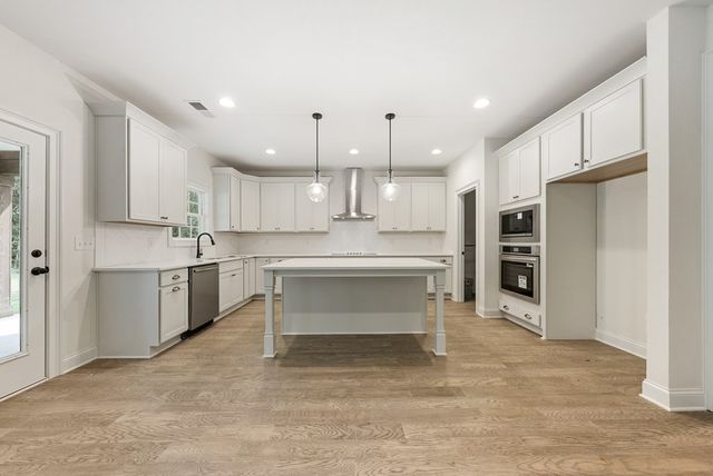 657 Lee Road 0334, Salem, AL 36874