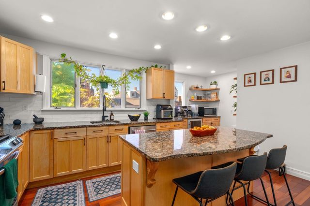 3 Hampshire St, Everett, MA 02149