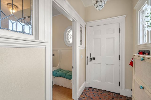 3 Hampshire St, Everett, MA 02149