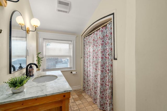 3 Hampshire St, Everett, MA 02149