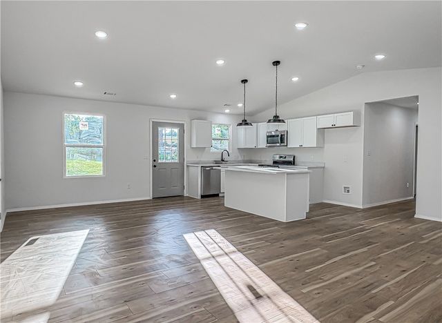 180 Creekview Road, Harrison, AR 72601