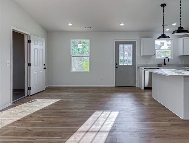 180 Creekview Road, Harrison, AR 72601