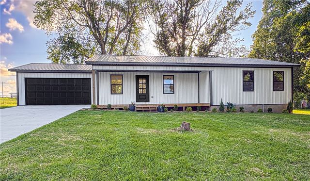 180 Creekview Road, Harrison, AR 72601