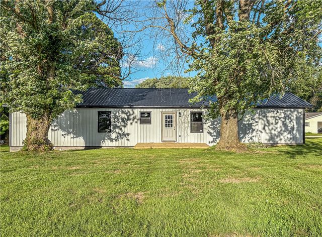 180 Creekview Road, Harrison, AR 72601
