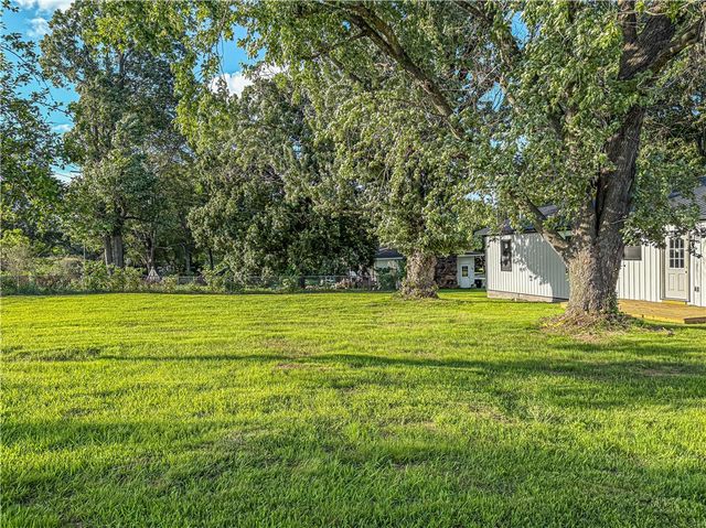 180 Creekview Road, Harrison, AR 72601