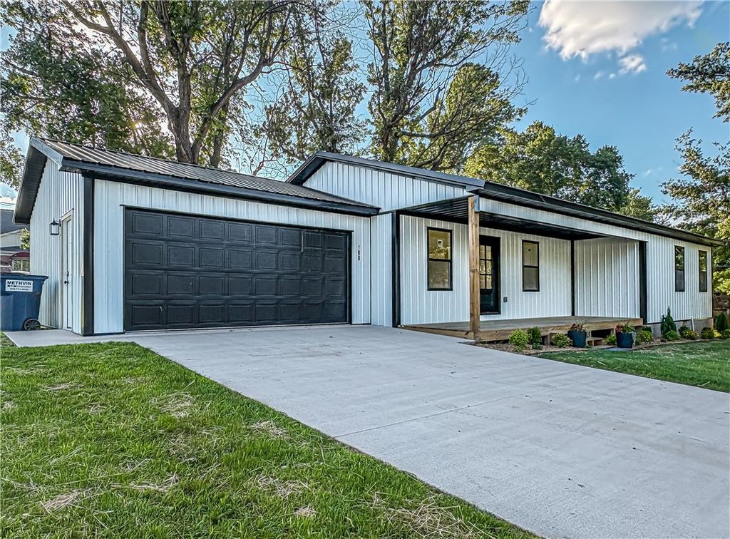 180 Creekview Road, Harrison, AR 72601
