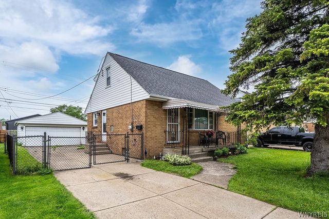 246 North Willowlawn Parkway, Cheektowaga, NY 14206