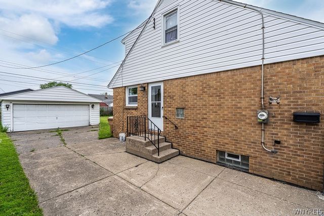 246 North Willowlawn Parkway, Cheektowaga, NY 14206