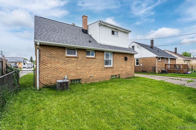 246 North Willowlawn Parkway, Cheektowaga, NY 14206