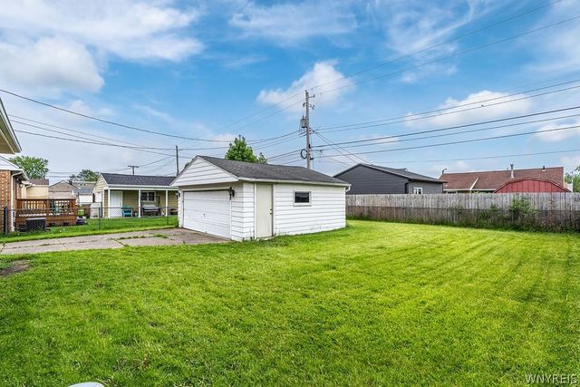 246 North Willowlawn Parkway, Cheektowaga, NY 14206