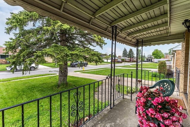 246 North Willowlawn Parkway, Cheektowaga, NY 14206