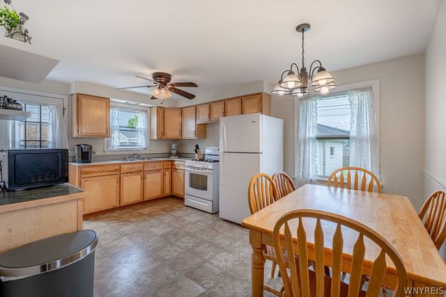 246 North Willowlawn Parkway, Cheektowaga, NY 14206