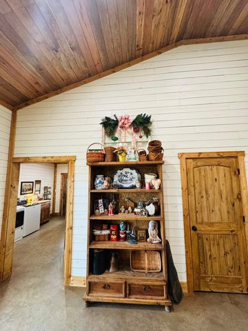 375 CR 4119, Atlanta, TX 75551