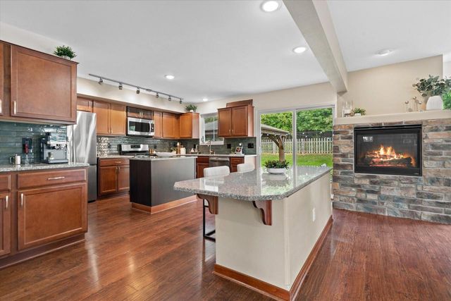 914 Durango DRIVE, Hartford, WI 53027