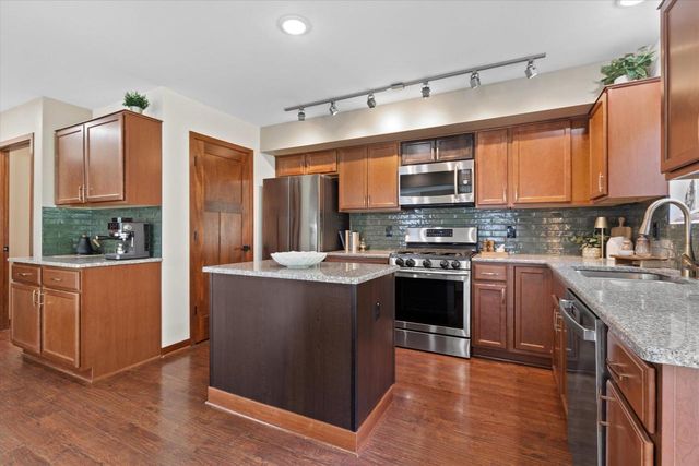 914 Durango DRIVE, Hartford, WI 53027