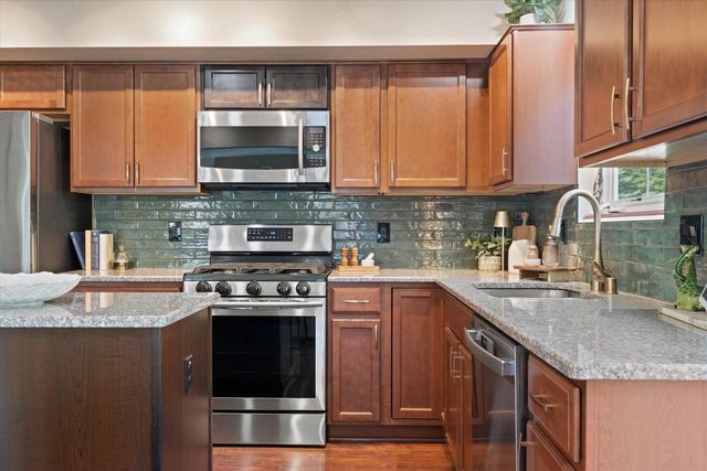 914 Durango DRIVE, Hartford, WI 53027