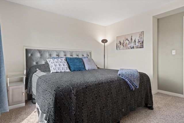 914 Durango DRIVE, Hartford, WI 53027
