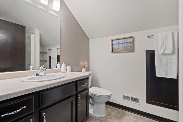 914 Durango DRIVE, Hartford, WI 53027