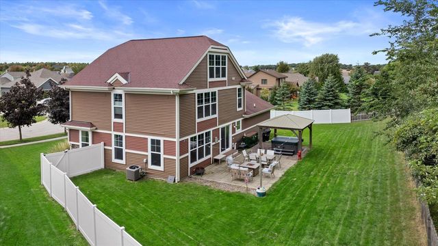 914 Durango DRIVE, Hartford, WI 53027