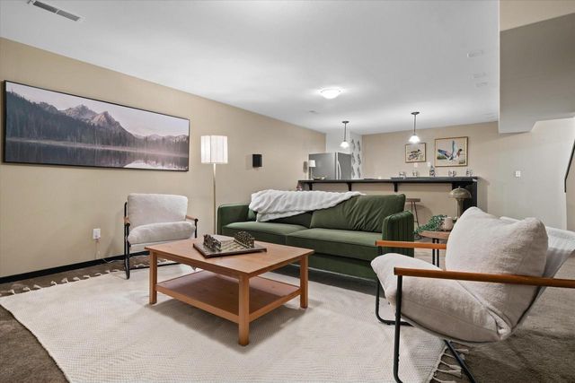 914 Durango DRIVE, Hartford, WI 53027