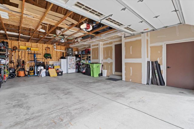 914 Durango DRIVE, Hartford, WI 53027