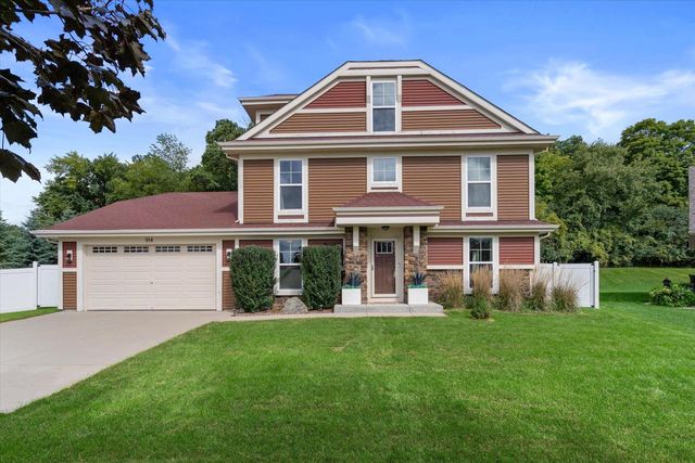 914 Durango DRIVE, Hartford, WI 53027
