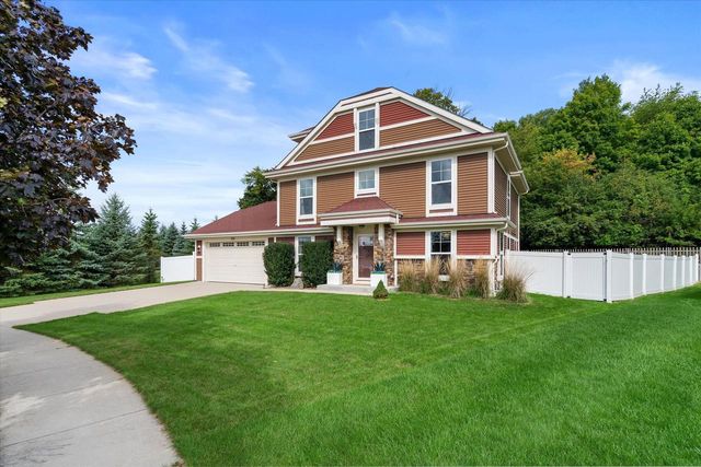 914 Durango DRIVE, Hartford, WI 53027
