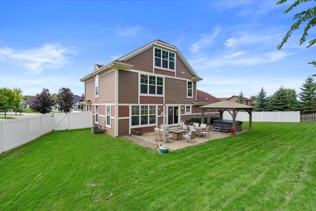 914 Durango DRIVE, Hartford, WI 53027