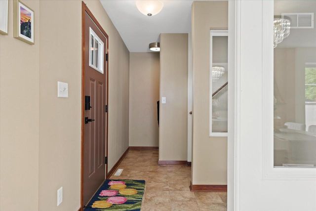 914 Durango DRIVE, Hartford, WI 53027