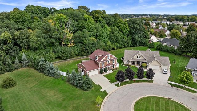 914 Durango DRIVE, Hartford, WI 53027