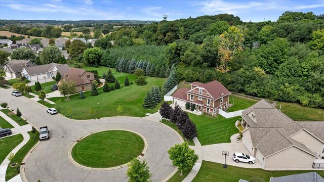 914 Durango DRIVE, Hartford, WI 53027