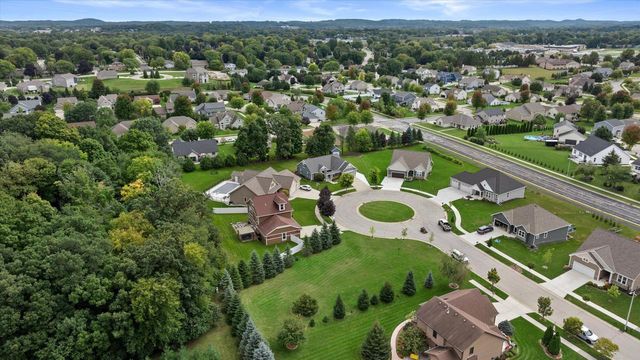 914 Durango DRIVE, Hartford, WI 53027