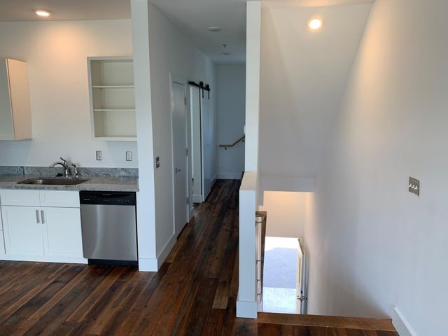 1225 4th Ave S Apt 202, Nashville, TN 37210