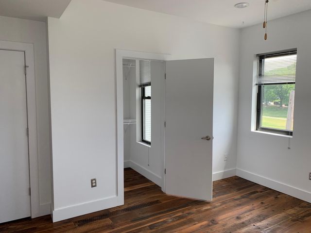 1225 4th Ave S Apt 202, Nashville, TN 37210