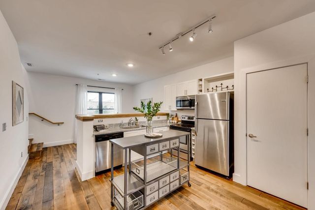 1225 4th Ave S Apt 202, Nashville, TN 37210