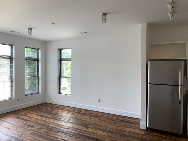 1225 4th Ave S Apt 202, Nashville, TN 37210