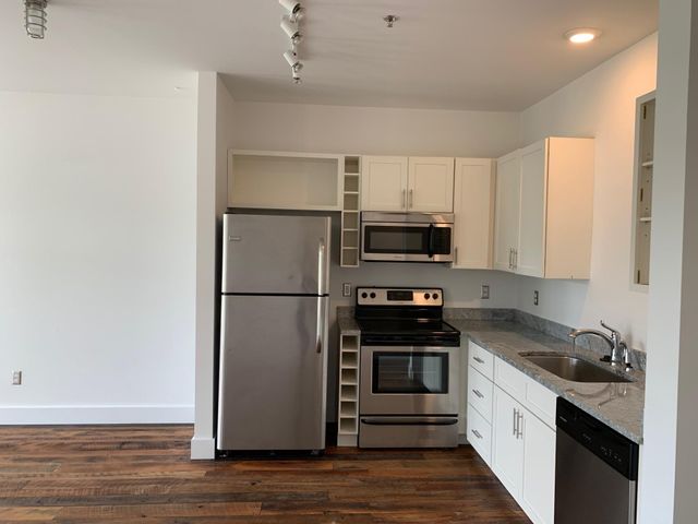 1225 4th Ave S Apt 202, Nashville, TN 37210