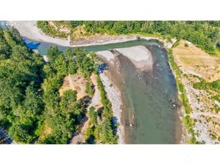 264 Riverview Drive, Castle Rock, WA 98611