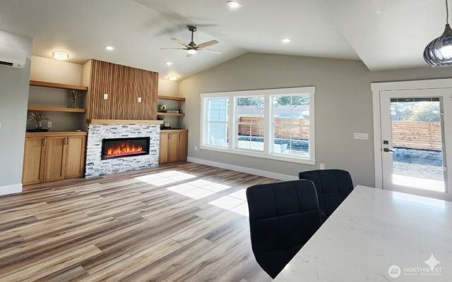 337 Mount Olympus Avenue SE, Ocean Shores, WA 98569