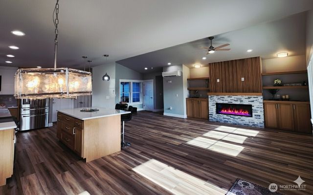 337 Mount Olympus Avenue SE, Ocean Shores, WA 98569