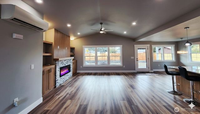 337 Mount Olympus Avenue SE, Ocean Shores, WA 98569