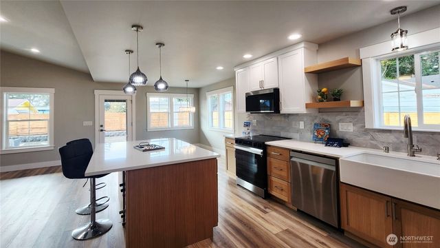 337 Mount Olympus Avenue SE, Ocean Shores, WA 98569