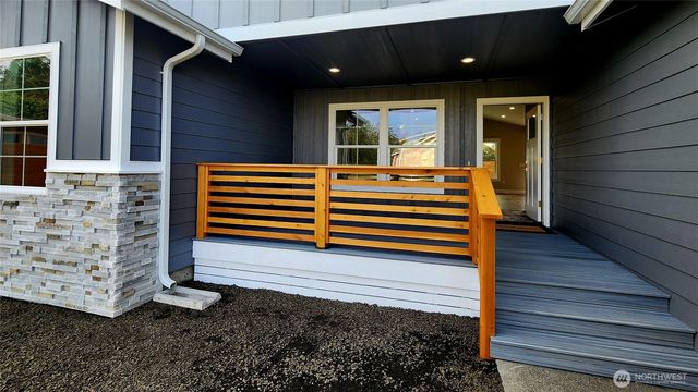 337 Mount Olympus Avenue SE, Ocean Shores, WA 98569