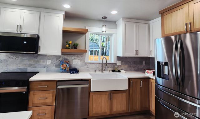 337 Mount Olympus Avenue SE, Ocean Shores, WA 98569